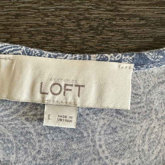 Loft L blue sleeveless top - Picture 3 of 3